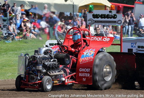 Ghost Buster Team beim Tractor-Pulling