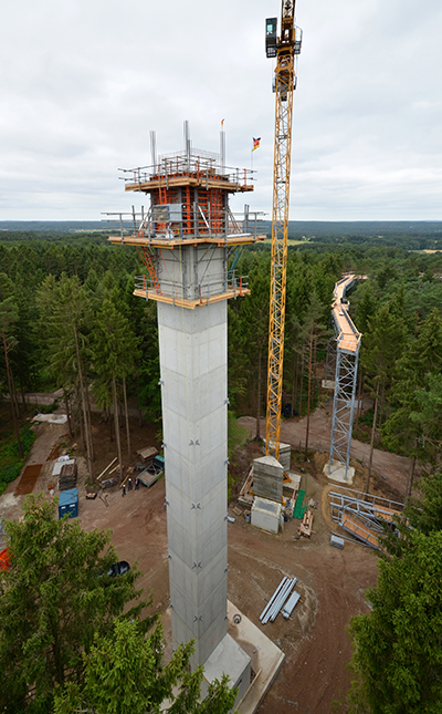 Stahlbetonturm für den Baumwipfelpfad