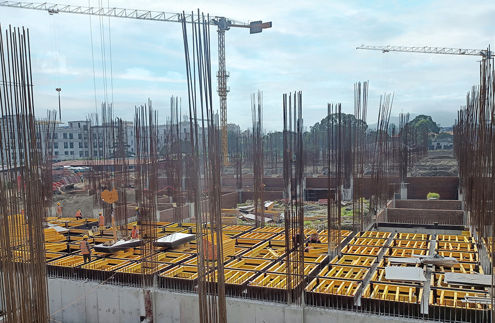 PASCHAL Deck slab formwork in use