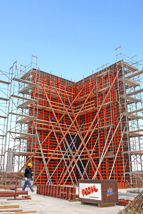 Schalung LOGO.3 mit 14,5 Meter Wandhöhe