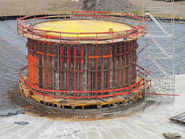 Circular center structure with TTR formwork