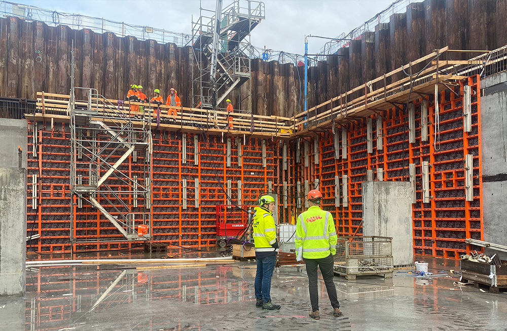 Forming the waterproof reinforced concrete outer wall with LOGO.3 