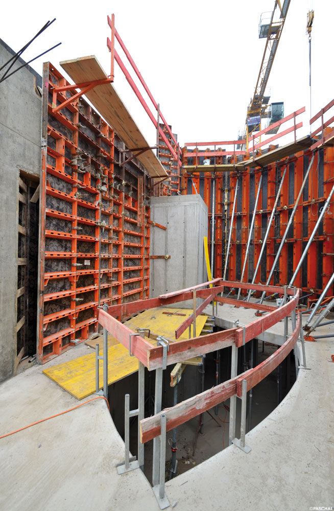 LOGO.3 und Trapezträger-Rundschalung TTR auf der Baustelle