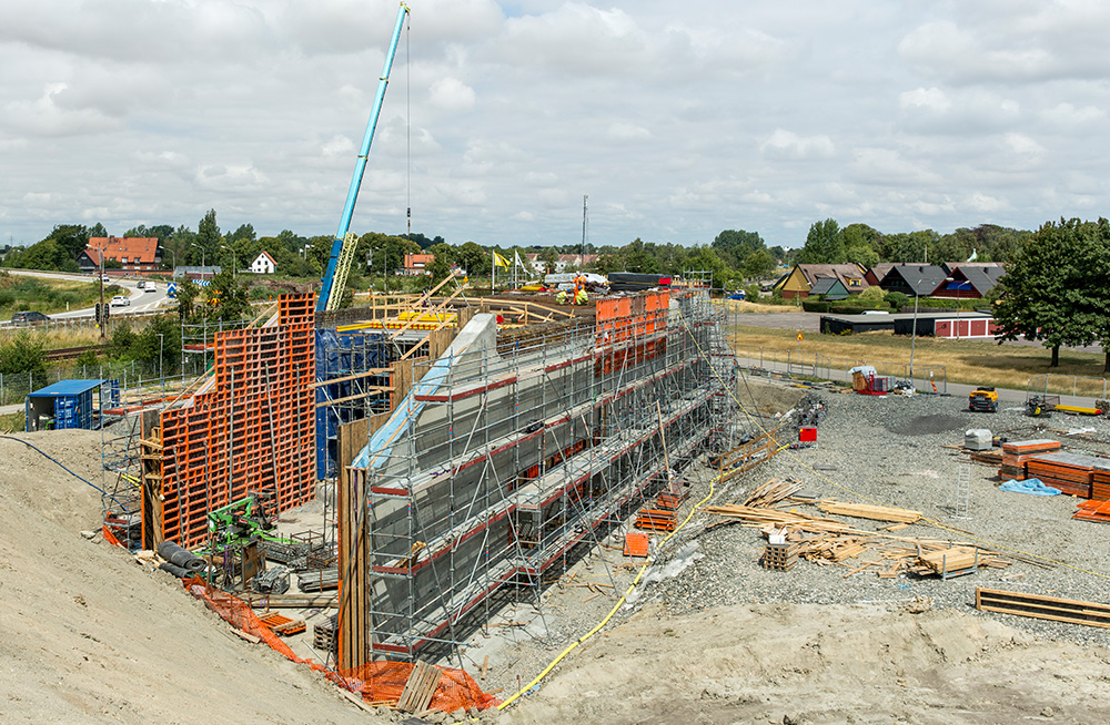 bridge structures formed with LOGO.3 wall formwork