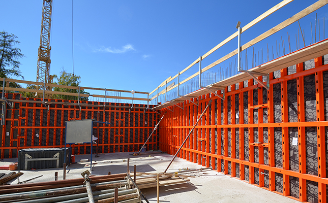 крупногабаритные элементы LOGO.3 используются для возведения стен из фактурного бетона