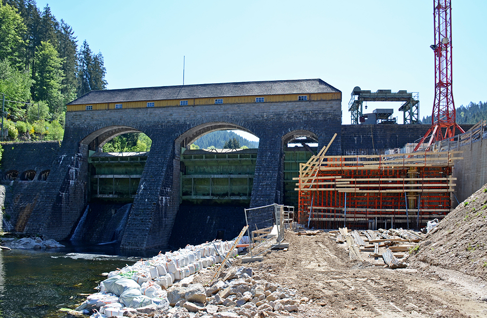 Discharge building with parts of formwork from LOGO.3