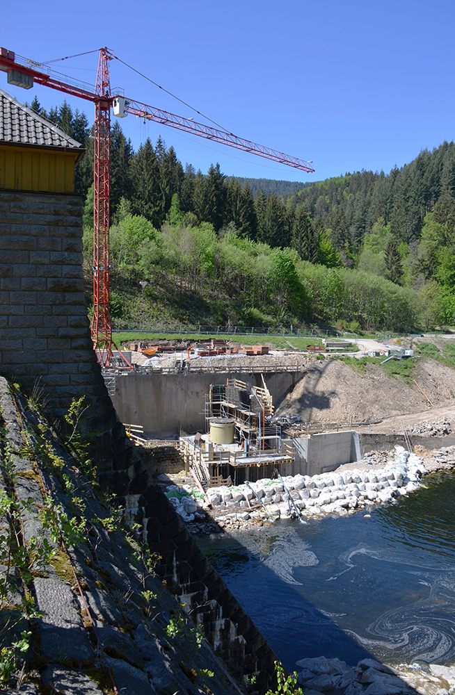 Further reinforced concrete structures of the discharge building 