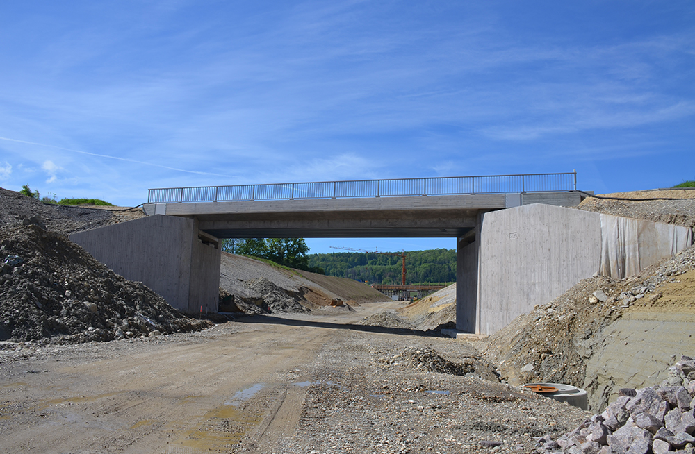 Fertige Brückenkonstruktion aus Beton