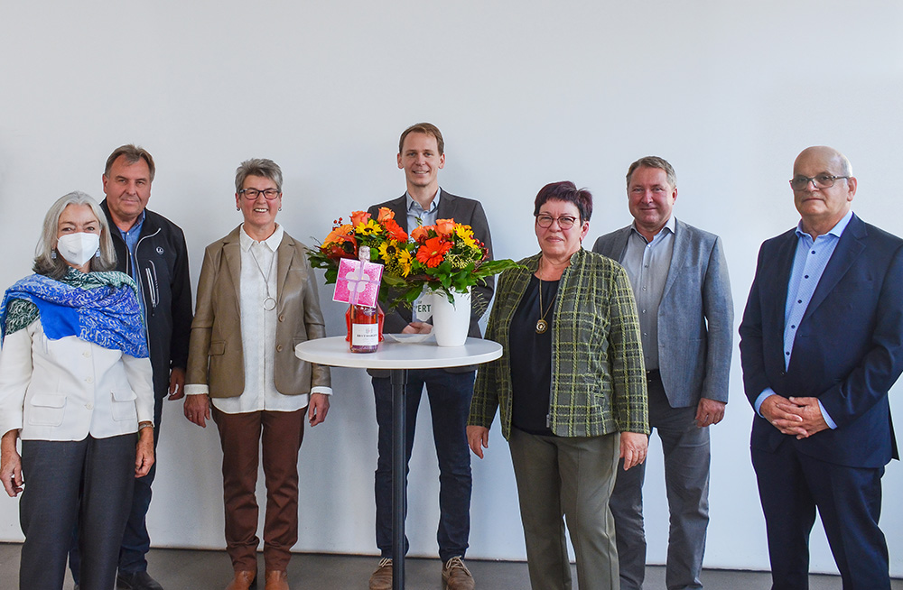 Gruppenfoto zur Verabschiedung von Margarete Jägle und Karin Smyrek