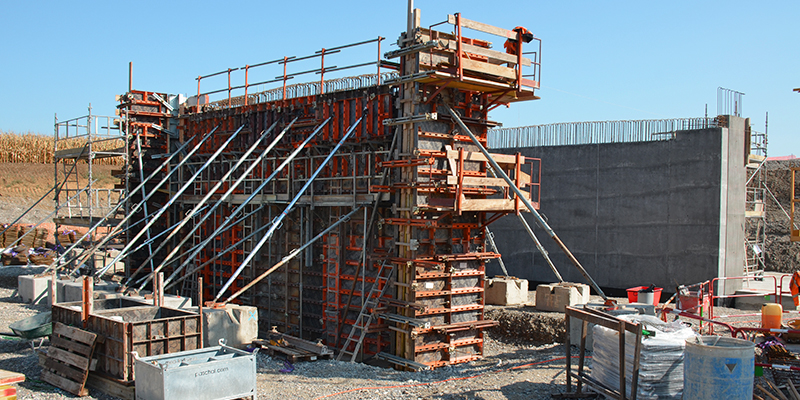 Orange formwork prepares the way for green agriculture