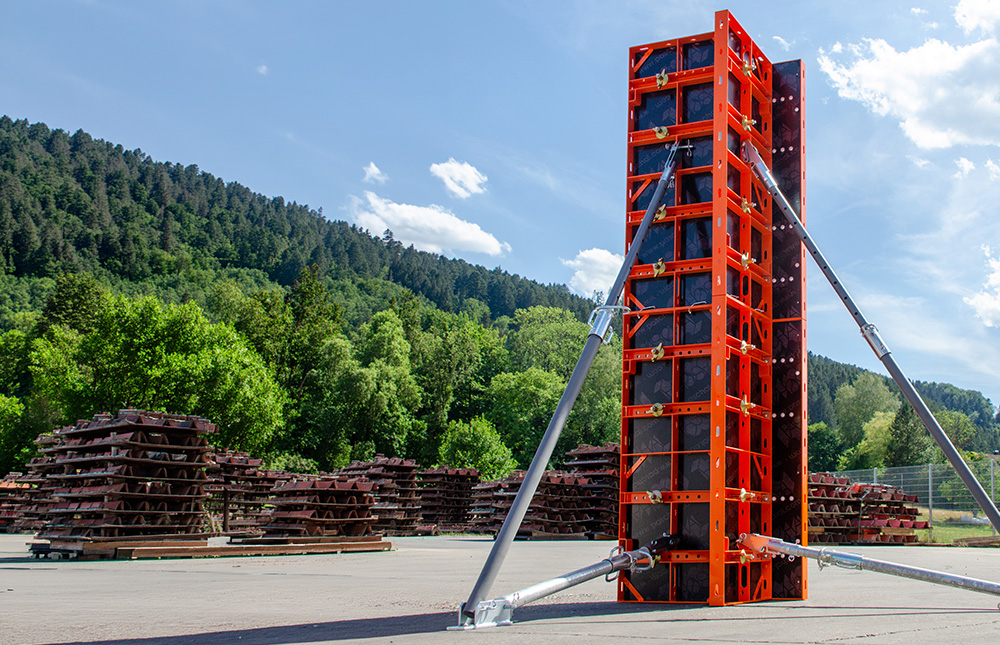 NeoR-Stützenschalung aufgebaut